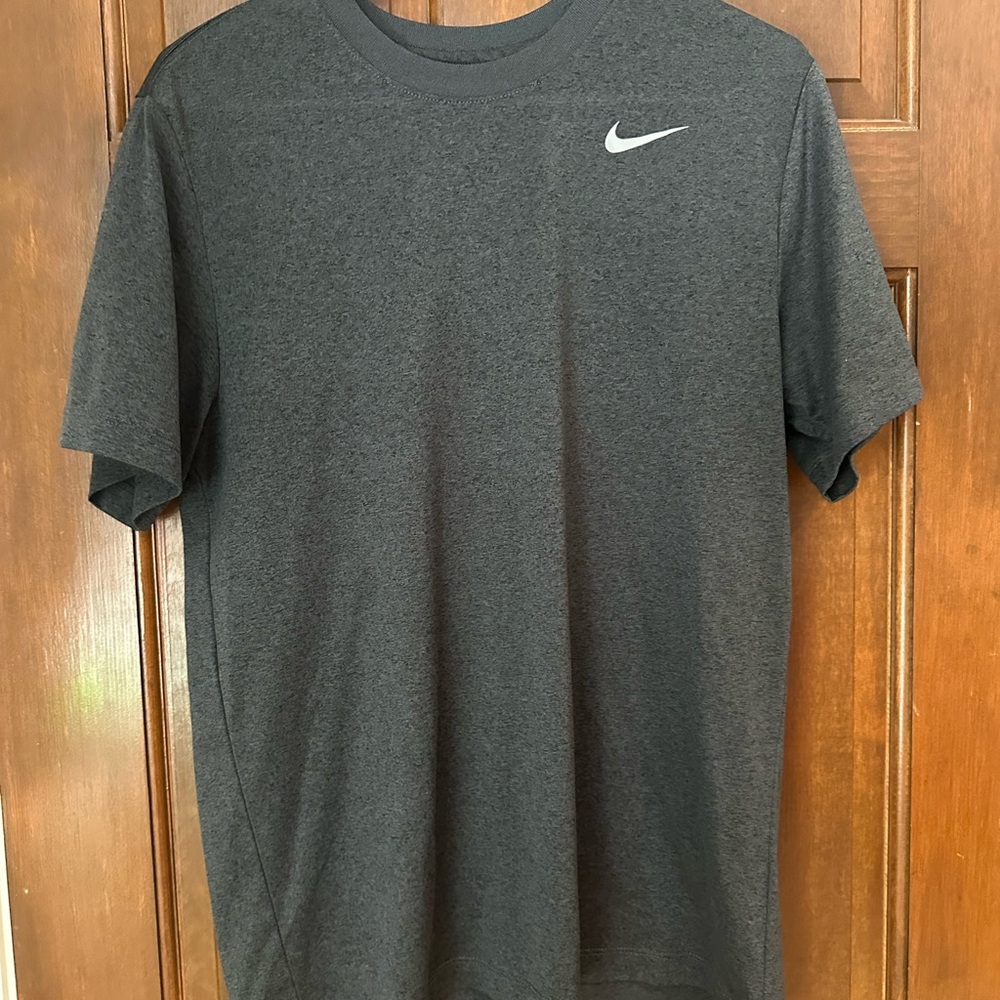 Nike Men's Dark Gray Short Sleeve Tee